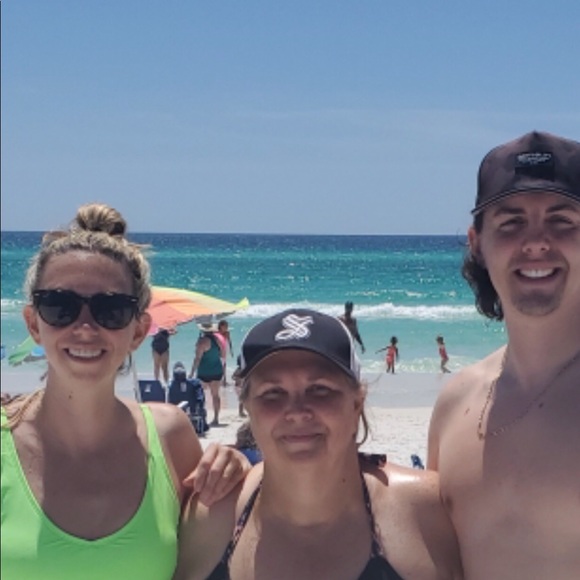 Meet your Posher, Sharon - Picture 4 of 4